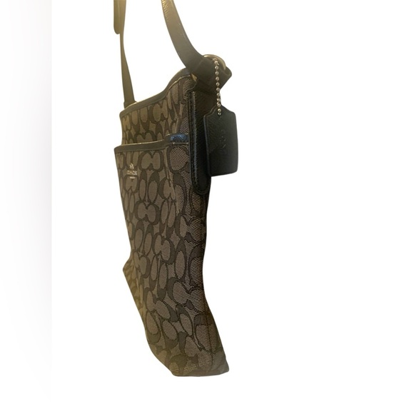 🖤 Authentic COACH Signature Canvas Crossbody Bag - Picture 3 of 7